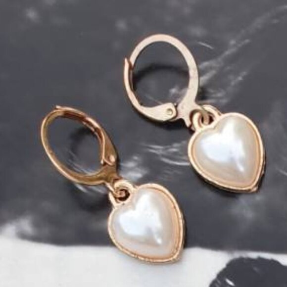 Heart Gold White Dangle Earrings Charm Women Fashion Casual Formal Jewelry Gift - Picture 2 of 2